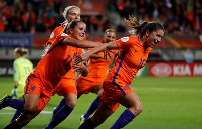 LIVE: Van de Donk verdubbelt voorsprong Oranje in halve finale