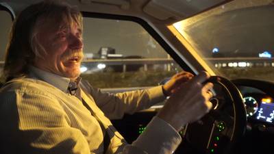 Johan Derksen denkt na over driejarig contract Voetbal Inside