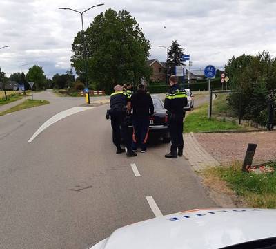 Viertal scheurt weg na inbraak in Neerijnen, verdachten opgepakt