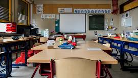 Duizenden scholieren bijna zes maand niet naar school: “Pubers niet rijp genoeg om dit goed te overbruggen”