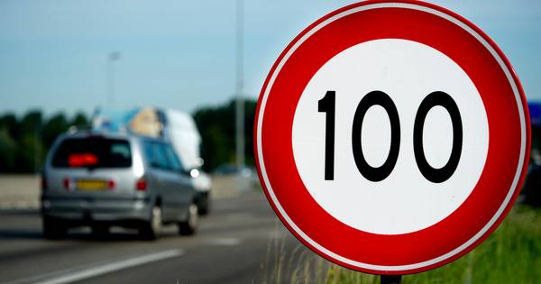 Zakelijke rijders tegen snelheidsverlaging: '100 rijden met een elektrische auto heeft geen effect o