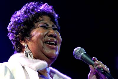 Stevie Wonder brengt Aretha Franklin laatste groet