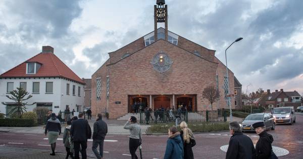 Opheusden verscheurd door kerkbreuk: 'Mensen kunnen elkaar niet luchten of zien' - De Gelderlander