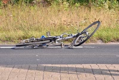 Fietser ernstig gewond na ongeval in Ulvenhout