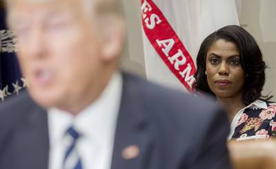 Trump klaagt ‘smerige en grofgebekte’ ex-medewerkster Omarosa aan