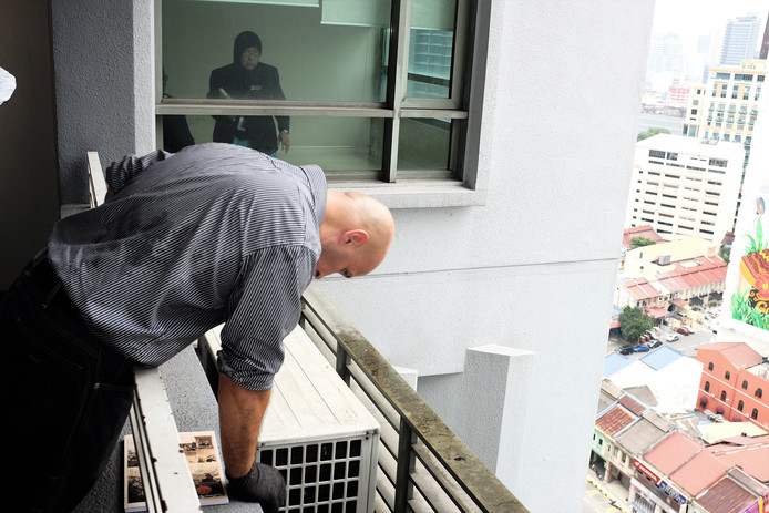 Familie smit bezoekt appartement waar ivana overleed buitenland