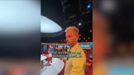 Ruben Van Gucht toont het decor van zijn nieuwe talkshow Happy Hour ...