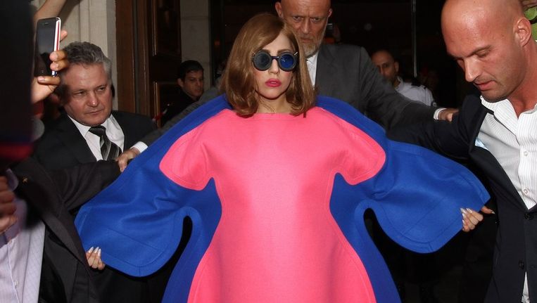 Lady Gaga Verrast Met Xxxl Jurk Celebrities Showbizz Hln