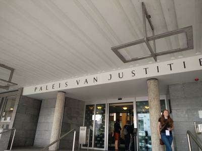 OM: 19-jarige wilde zorgpersoneel in brand steken en in gezicht trappen