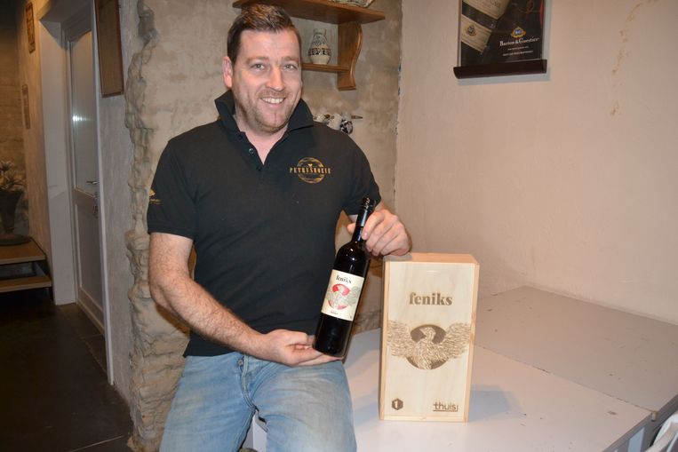 Gerry Calders heeft ook houten kistjes laten maken die zullen te zien zijn in 'Thuis'.