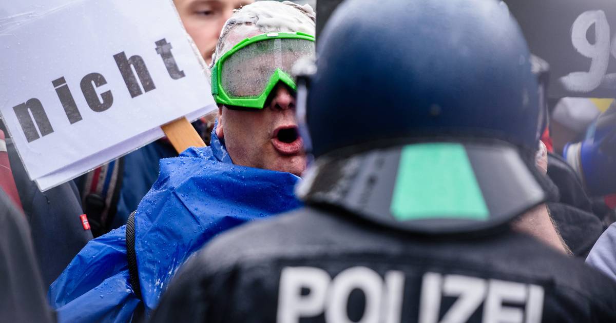 Dozens of officers injured in corona protest in Berlin: “Nothing like this in decades” |  Abroad