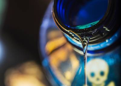 Natuurgenezers prijzen gevaarlijk desinfectiemiddel aan als medicijn