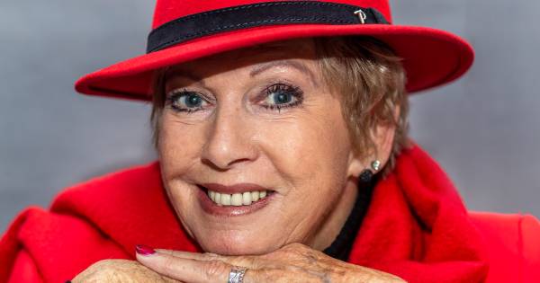 Ria Valk zit zestig jaar in het vak. Tijd dus voor een boek | Utrecht | AD.nl