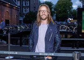 Giel Beelen is getrouwd en deelt dít prachtige kiekje van de bruiloft