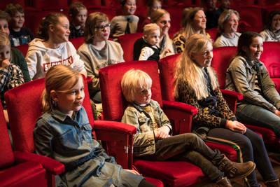 Provincie Gelderland trekt 750.000 euro uit om schoolkinderen te vervoeren naar het theater