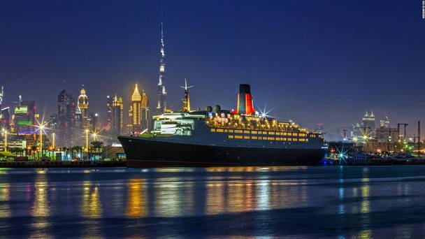 Inside the QE2 Hotel