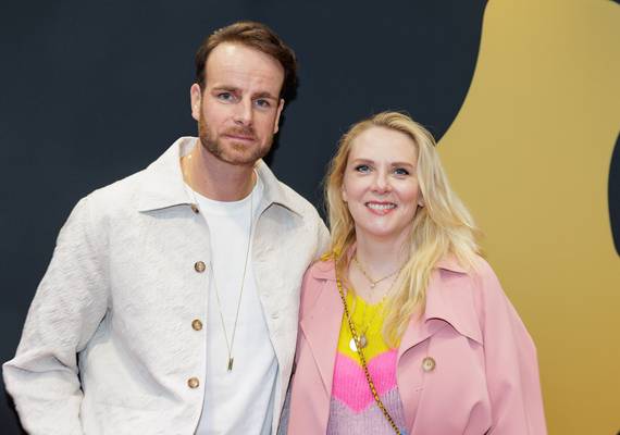 Henry van Loon en Jelka van Houten stappen in het huwelijksbootje