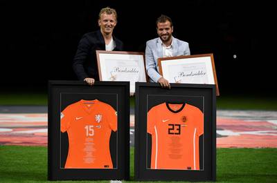 Van der Vaart en Kuyt bondsridders van KNVB