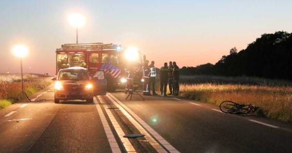 26-jarige automobilist uit Dongen rijdt fietser aan op N57 bij Ellemeet in Zeeland, slachtoffer zwaa