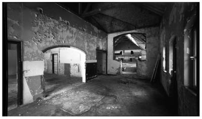 Pinholefoto's geven blik op naargeestigheid SS-turnhal Ellecom