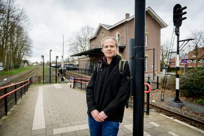 Station Delden staat er goed op bij de treinreizigers, maar bruisend is het niet
