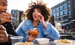 Bye bye (di)eetregels! Intuïtief eten is de nieuwe trend waarbij je eet wat en wanneer je wilt