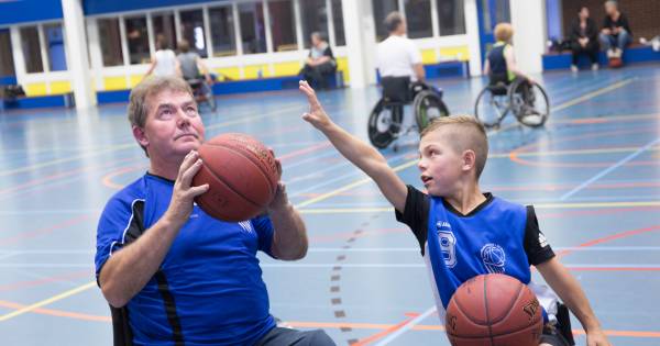 Voor Bo en Bennie uit Hengelo is rolstoelbasketbal een sport als alle andere - Tubantia