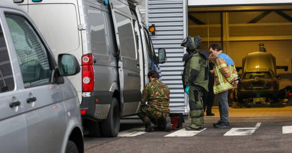 ‘De explosieven zijn niet afgegaan, maar hadden zwaar lichamelijk letsel kunnen veroorzaken', zegt de politie .