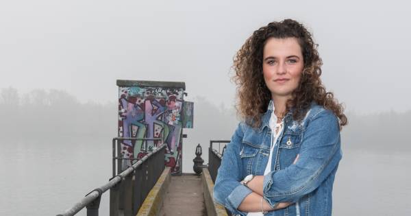 Wat gebeurde met Tessa van Driel (18) nadat naaktfoto de school rondging? - De Gelderlander