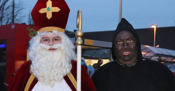 In Ahaus Heeft Niemand Het Over De Kleur Van Ruprecht De Duitse Zwarte Piet Zo Viert Twente Sinterklaas Tubantia Nl