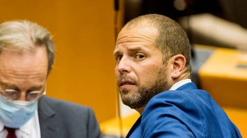 Hoe ziet de toekomst van Theo Francken eruit na de affaire-Kucam? “Ik ga niet zwijgen over migratie”