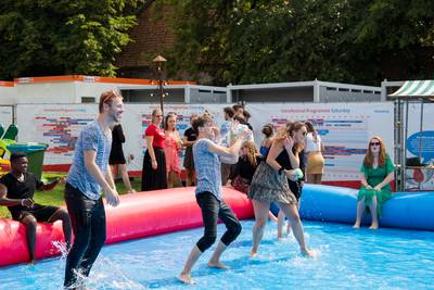 Nijmeegse introlopers vertrekken naar Goch voor introfestival