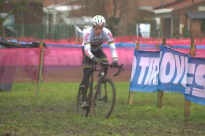 LIVE VELDRIJDEN. Geen brug en aankomstboog, maar Wereldbekercross in Dendermonde gaat door ondanks Storm Bella