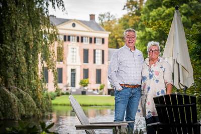 Lian (59) woont tegenover kasteel Rosendael: ‘Hier voelt iedere dag als vakantie’
