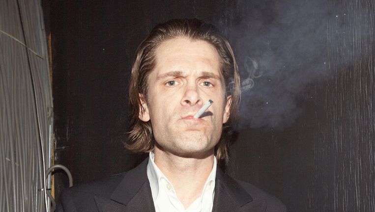 Classify Dutch comedian Hans Teeuwen