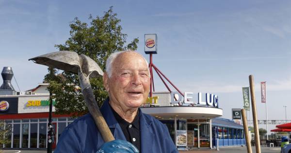 Vijftig jaar scharrelde Orlando Pennacchioni (84) rond bij De Lucht in Bruchem, maar nu vindt-ie het dan toch welletjes geweest. Ze gaan 'opa' missen daar. .