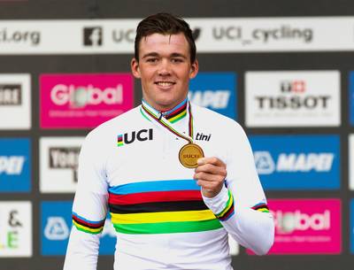 Wereldkampioen Pedersen in België voor het eerst in regenboogtrui