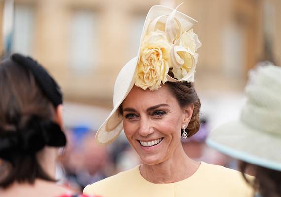 Prinses Catherine is superchic in de kleur van het seizoen
