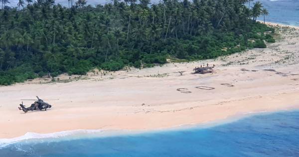 Gestrande zeelieden levend en wel gevonden dankzij SOS in het zand - Tubantia