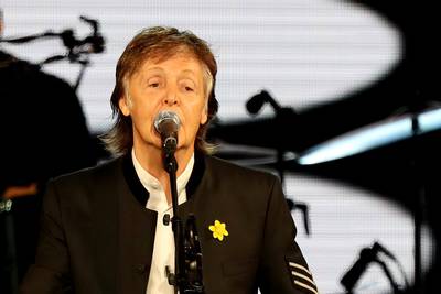McCartney haalt Ringo en Ron Wood podium op