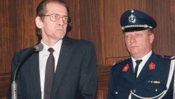 “Zeventig messteken omdat ze met hem zou gelachen hebben”: Willy Deleu, de slachter van Menen, bracht een moeder van zes kinderen op beestachtige wijze om het leven