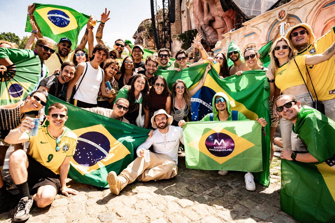 Wat maakt een Tomorrowland-bezoek zo verslavend? ‘Ik heb hier 30.000 tot 40.000 euro achtergelaten’