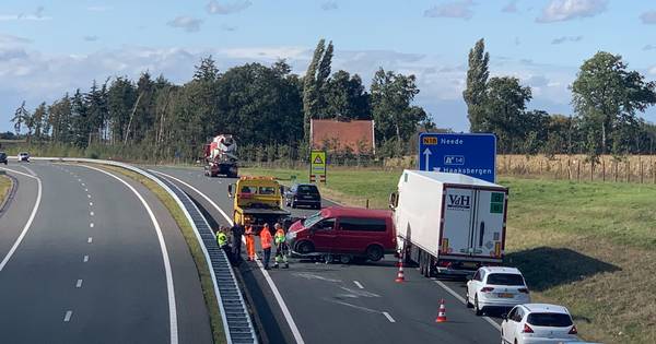 Eenzijdig ongeluk zorgt voor veel vertraging op N18 bij Haaksbergen.