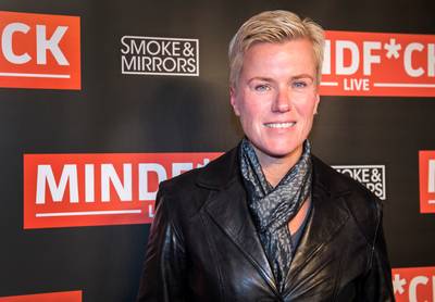 Ellie Lust presenteert live-finale Hunted