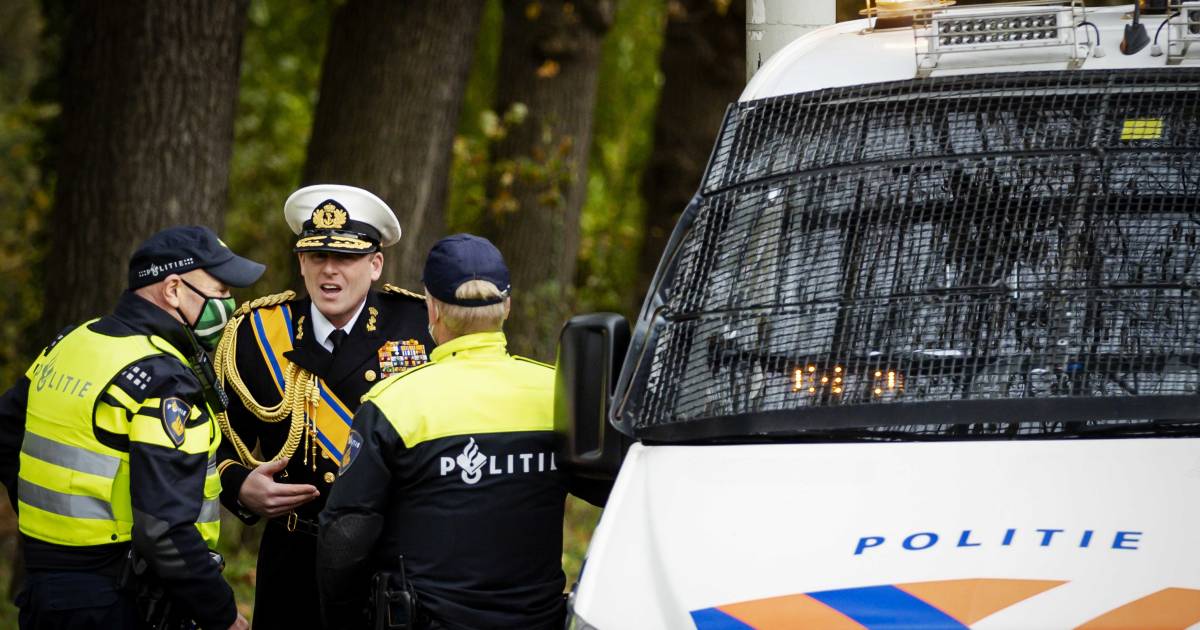 Had de "echte" Koning nu echt geen kwartiertje tijd om de petitie van de boeren en bovendien belastingbetalers in ontvangst te kunnen nemen?