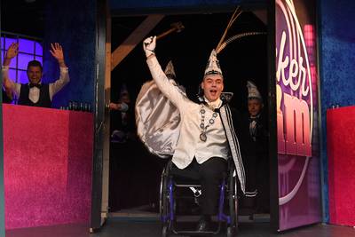 Oeffeltse prins carnaval met één been zit vol zelfspot: ‘Ik zet m’n beste beentje voor’