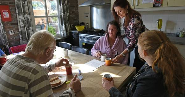Haarsteegse Hoeve zit dringend verlegen om personenbusje