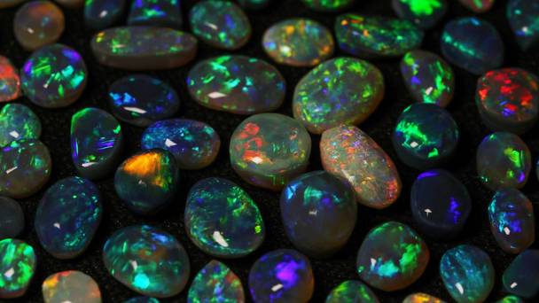 Outback Crystal Hunters