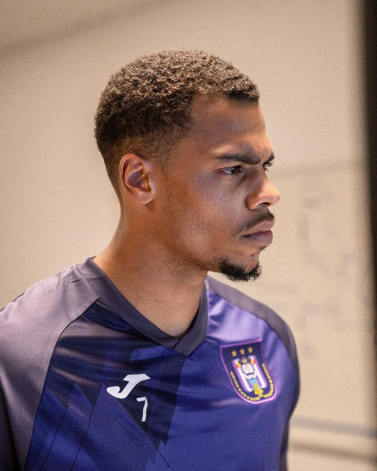 Daar is de beoogde spits: Anderlecht huurt Lukas Nmecha ...