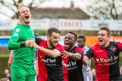 Keeper De Treffers scoort gelijkmaker in 95ste minuut